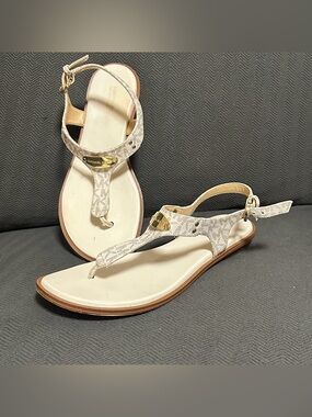 Michael Kors Plate Thong Mini MK Logo PVC Sandals Women’s 8.5